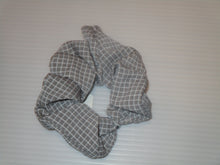 Load image into Gallery viewer, Rikas Collection Graph/ Small Box Scrunchie RC49937