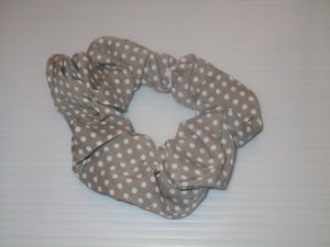 Rikas Collection Scattered Dots Scrunchie RC49941